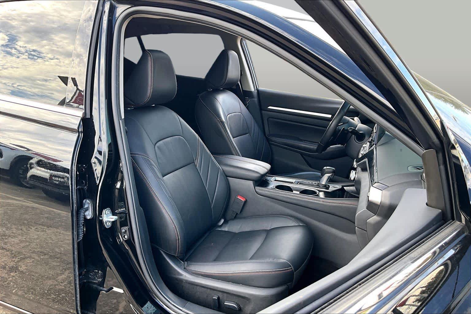 Certified 2024 Nissan Altima 2.5 SR w/ SR Premium Package FWD image 9