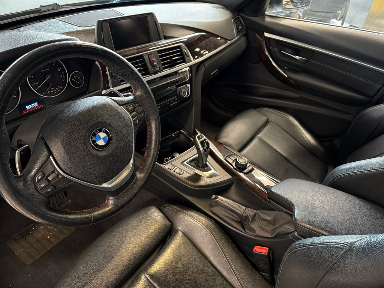 Used 2017 BMW 330i xDrive 330i xDrive SULEV Sedan image 15