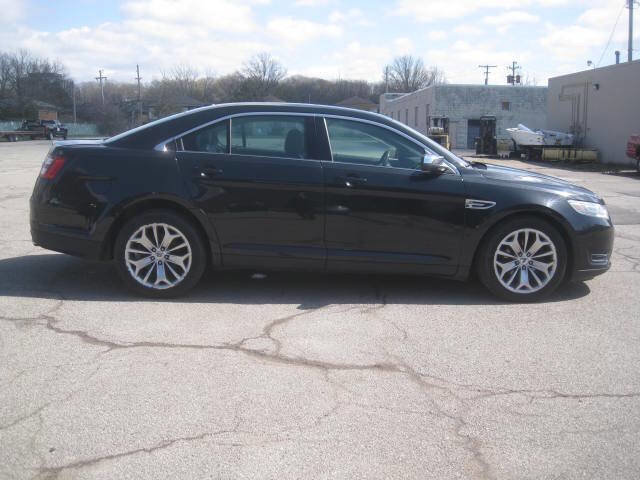 Used 2013 Ford Taurus Limited image 4