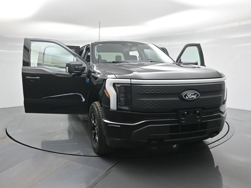 New 2025 Ford F150 Lightning XLT image 31