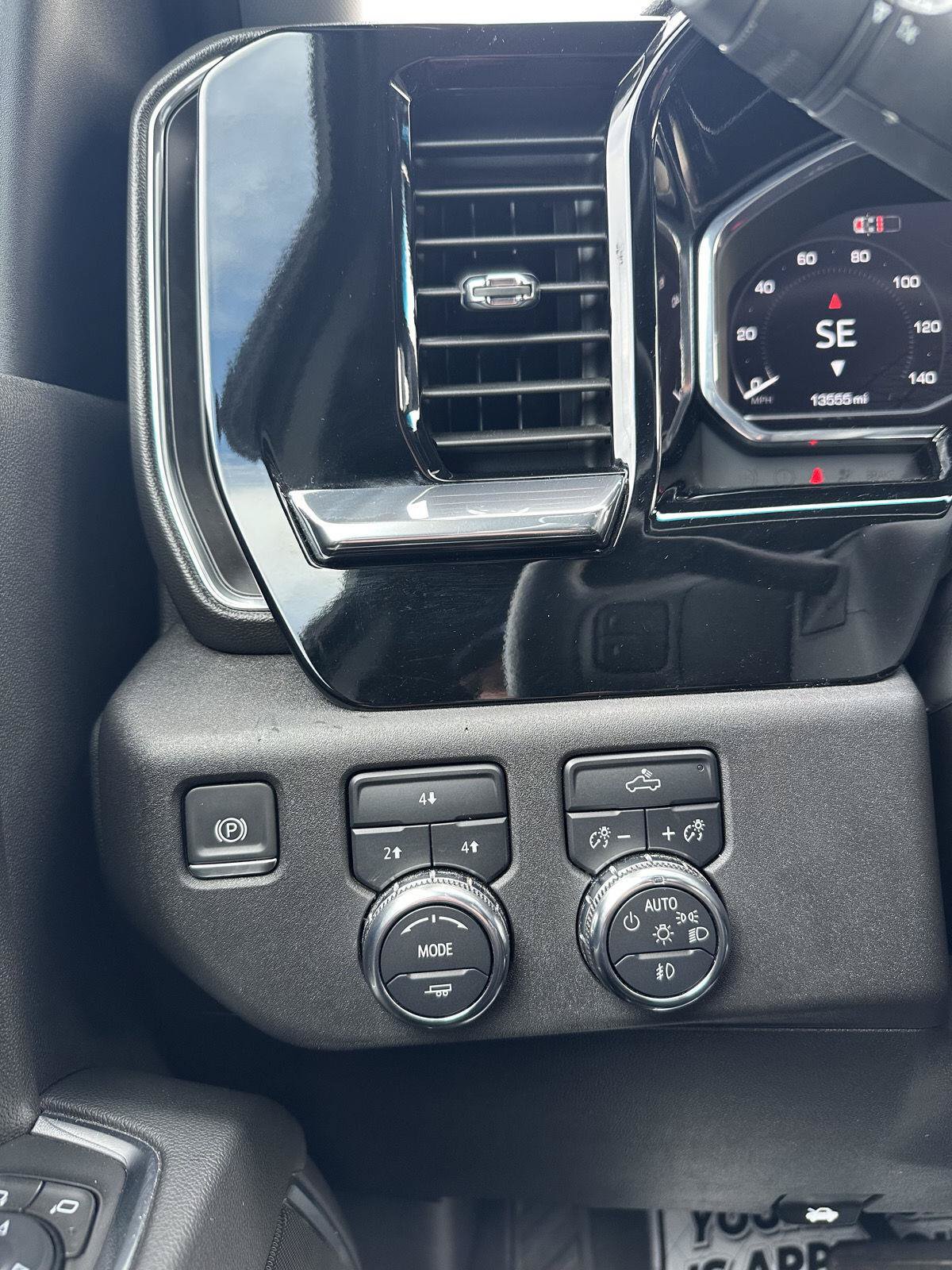 Used 2025 GMC Sierra 2500 SLE w/ Preferred Package AWD/4WD image 48