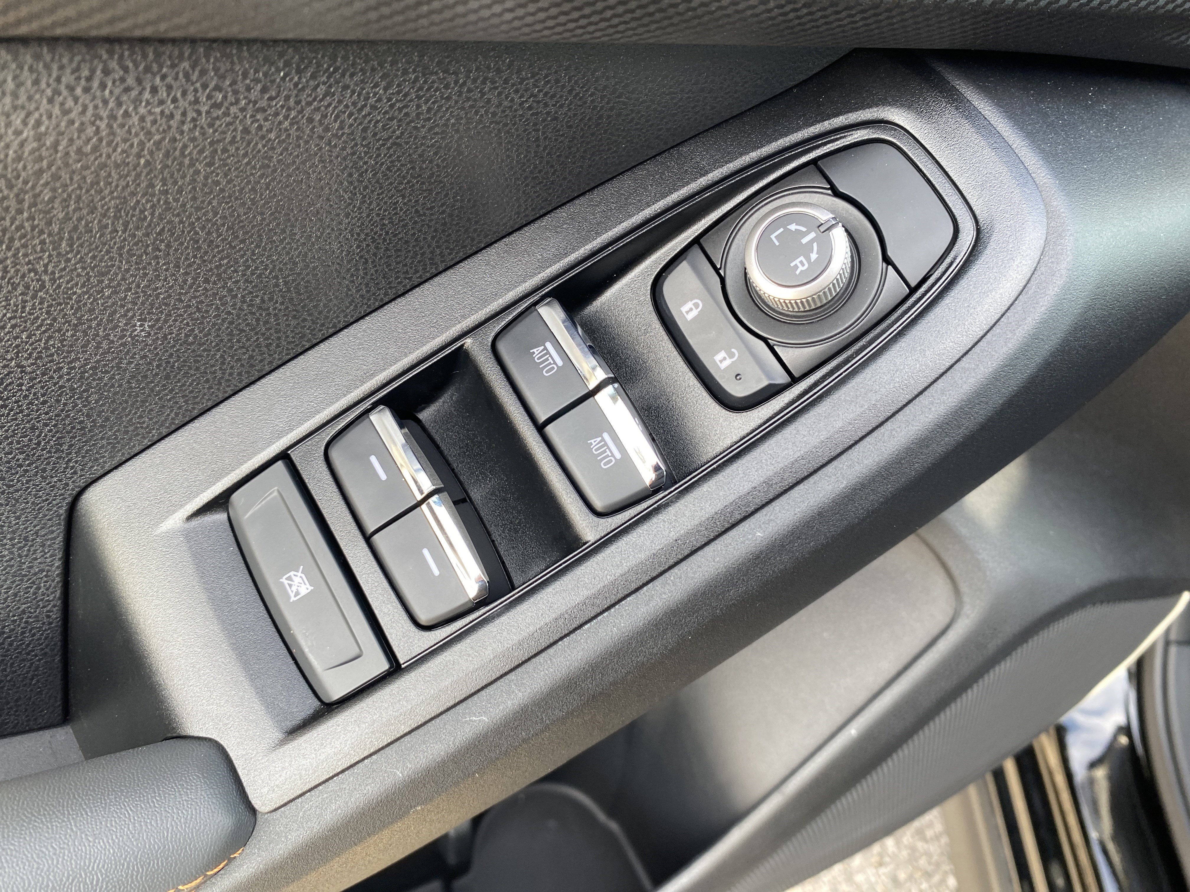 Used 2025 Subaru Crosstrek 2.5i Limited w/ Crosstrek Mirror Package image 18