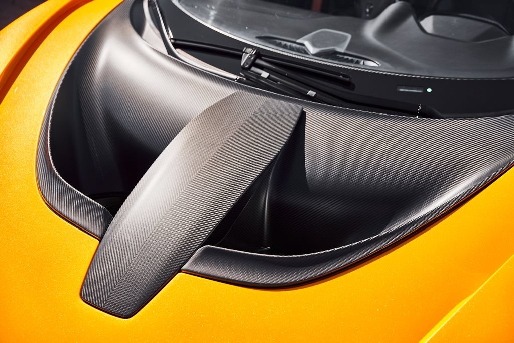 Used 2019 McLaren Senna RWD image 8