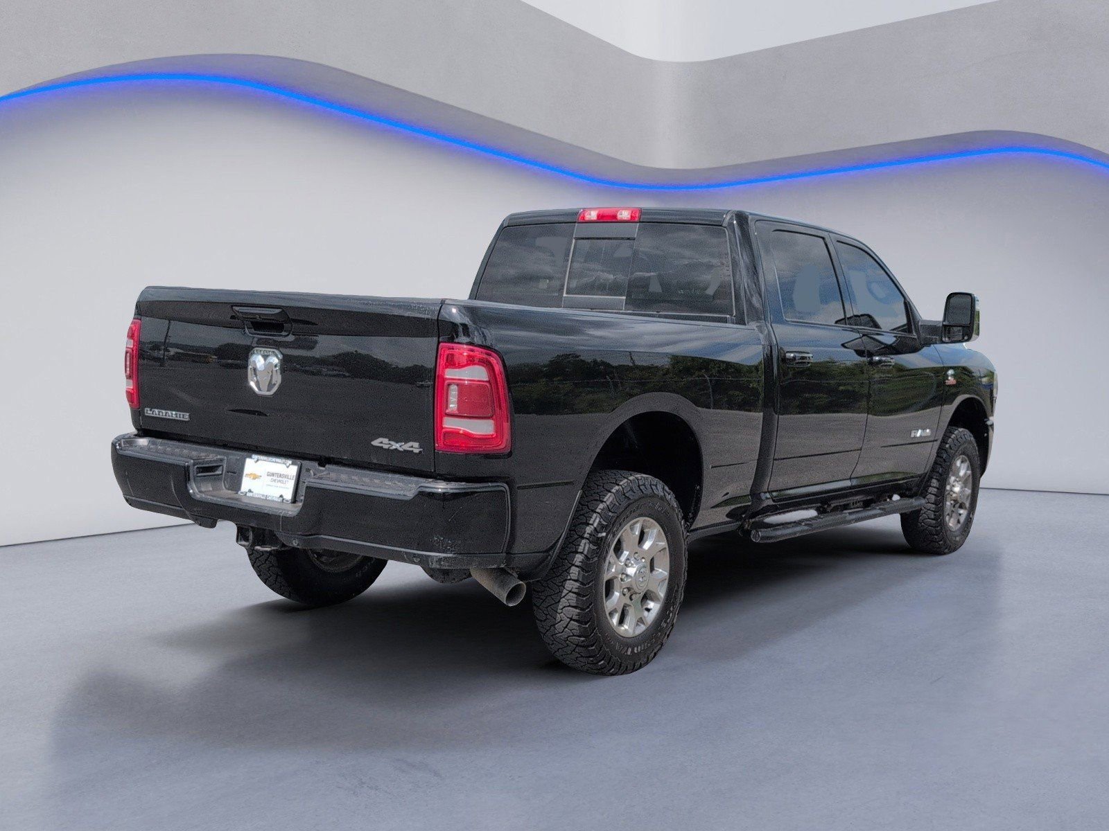 Used 2024 RAM 2500 Laramie w/ Safety Group AWD/4WD image 3