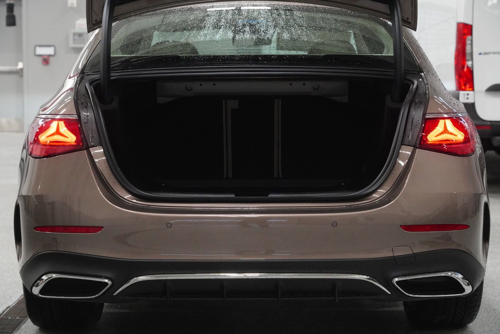 New 2026 Mercedes-Benz E 350 4MATIC Sedan image 32