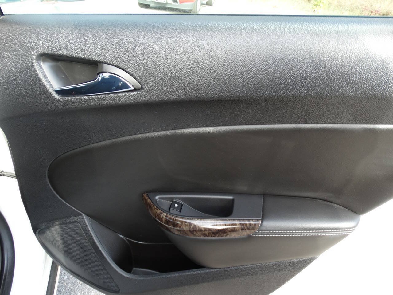Used 2012 Buick Verano Leather FWD image 35