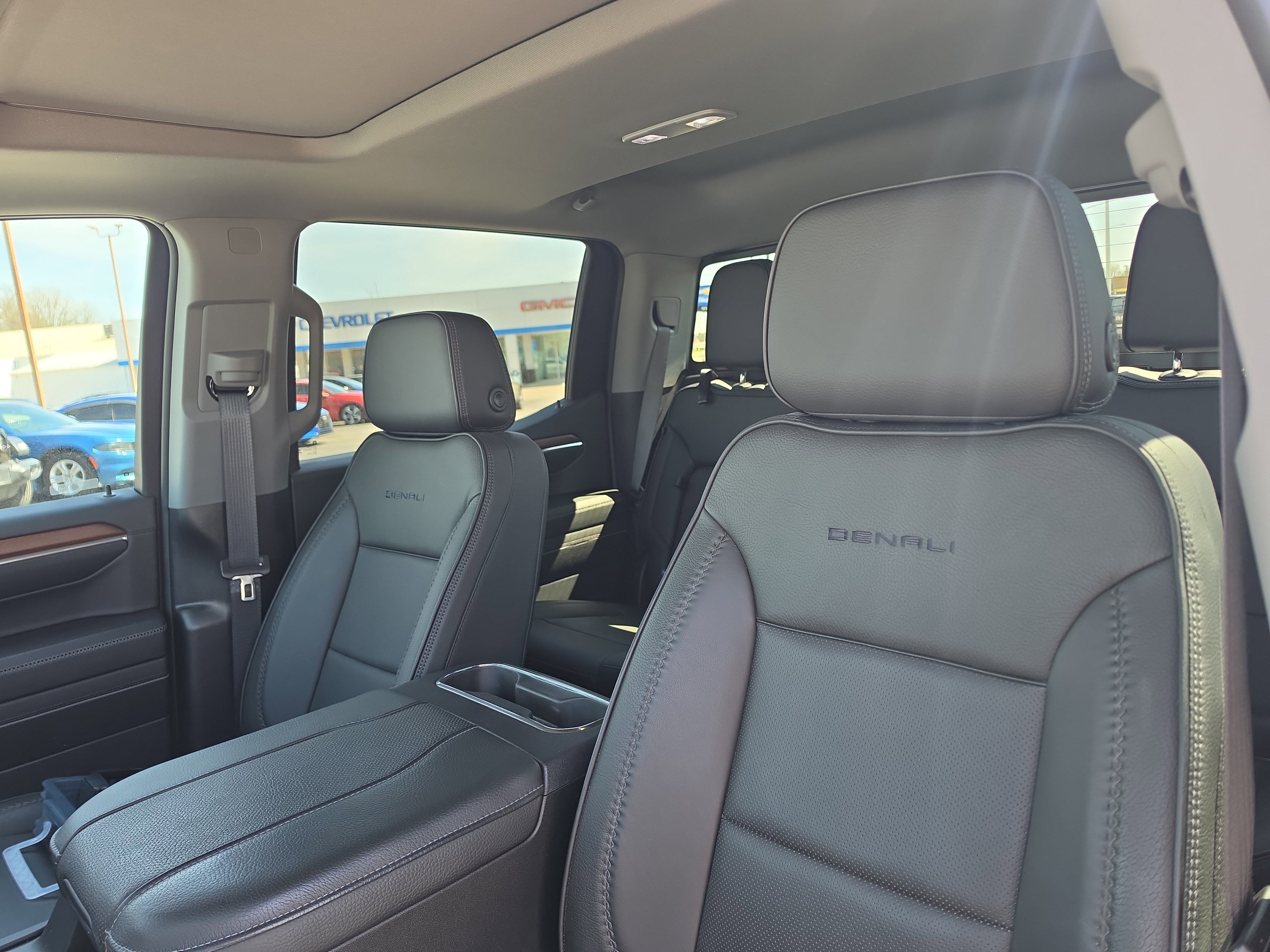 Used 2024 GMC Sierra 1500 Denali w/ Denali Reserve Package AWD/4WD image 7