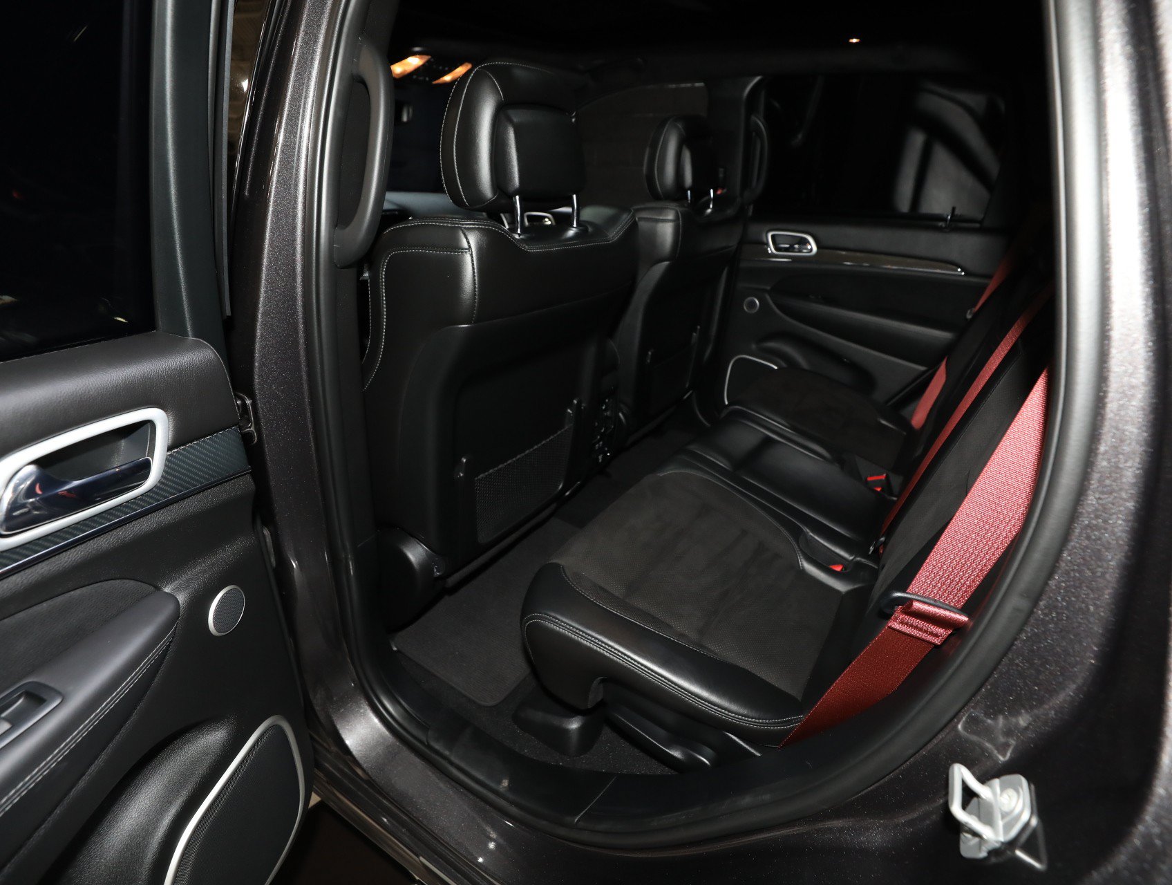 Used 2019 Jeep Grand Cherokee SRT AWD/4WD image 4