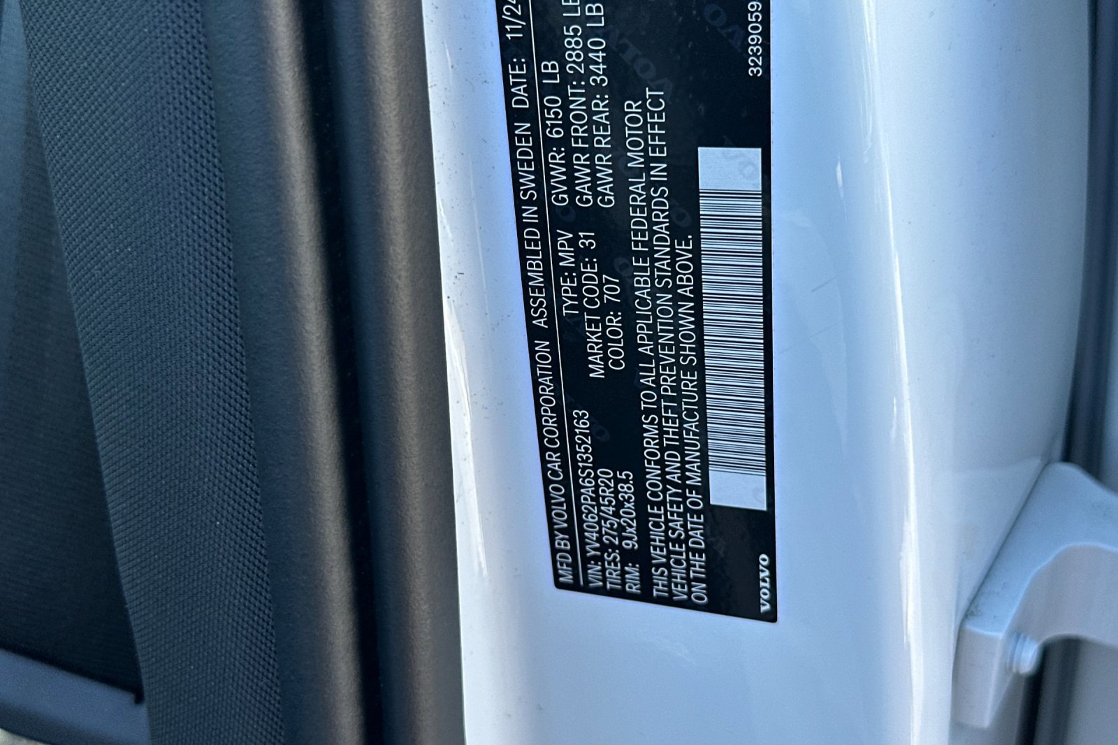 Certified 2025 Volvo XC90 B6 Core w/ Protection Package Premier image 34