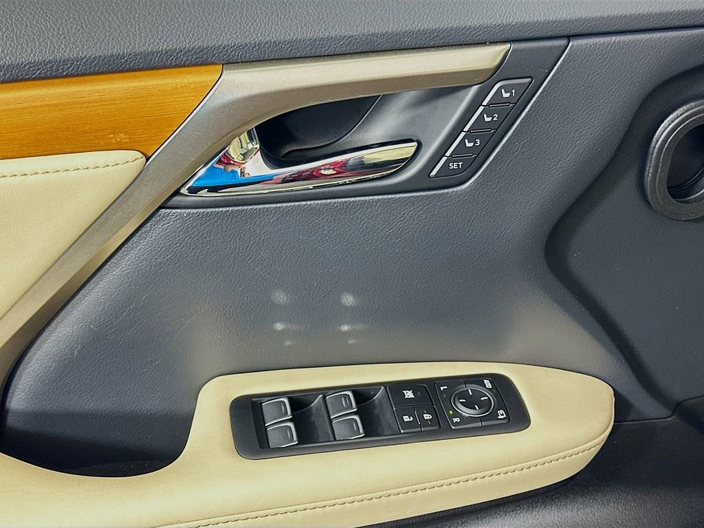 Used 2022 Lexus RX 350 FWD w/ Premium Package image 18