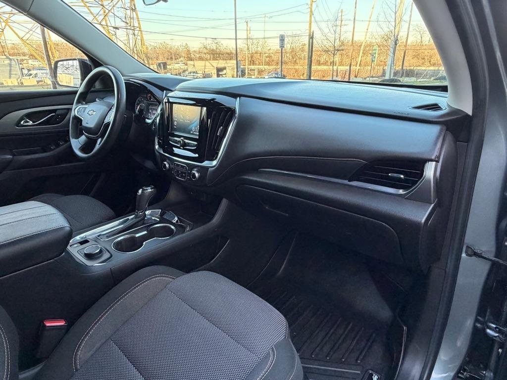 Used 2018 Chevrolet Traverse LS FWD image 15