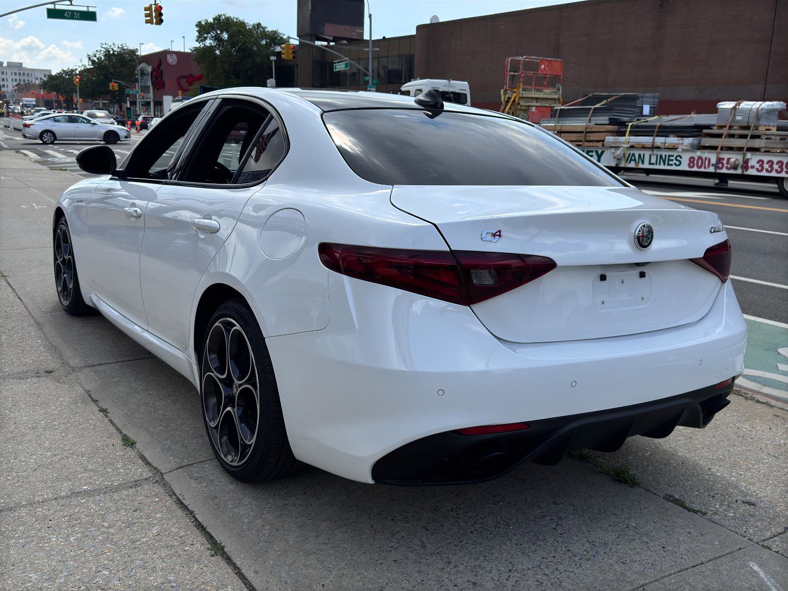 Used 2023 Alfa Romeo Giulia Veloce image 6