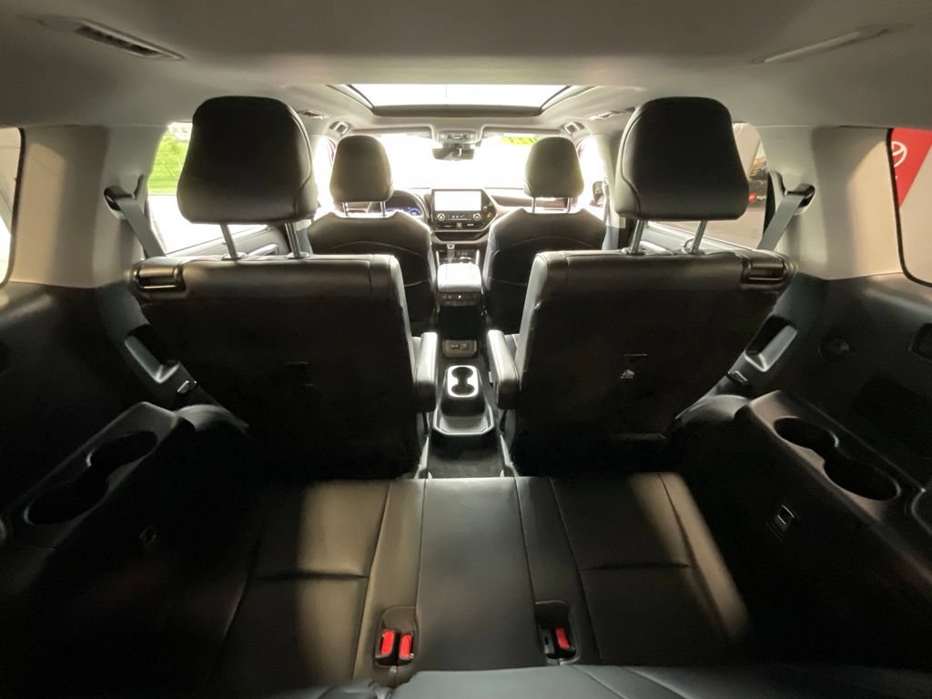 Used 2023 Toyota Highlander Platinum AWD/4WD image 24