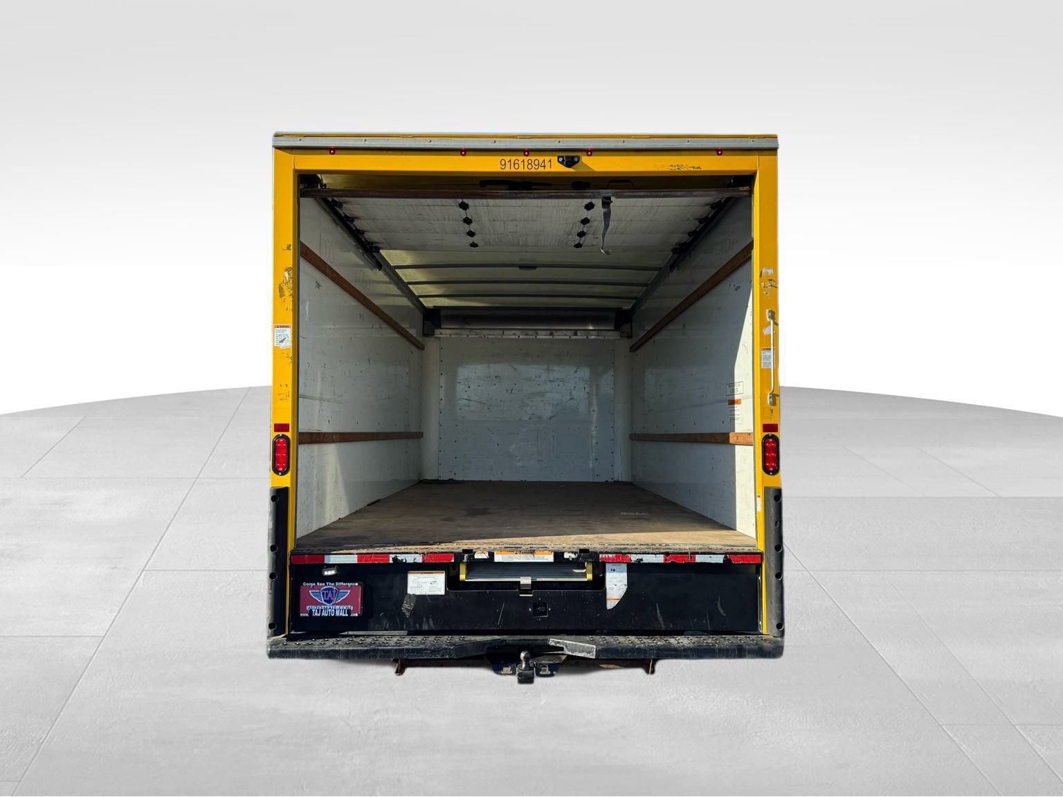 Used 2021 GMC Savana 3500 Extended w/ Power Convenience Package image 5