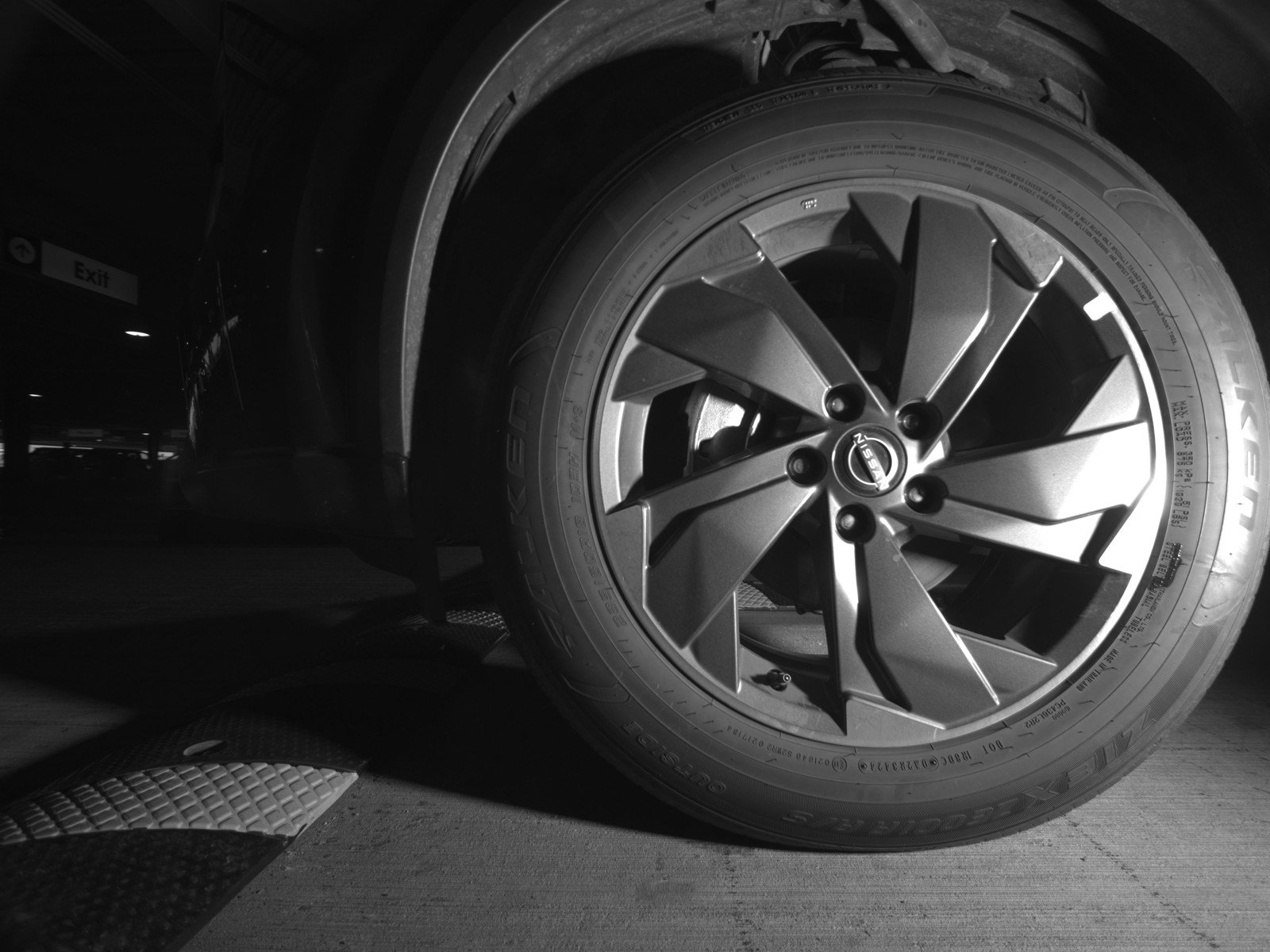 Used 2025 Nissan Rogue SV image 12