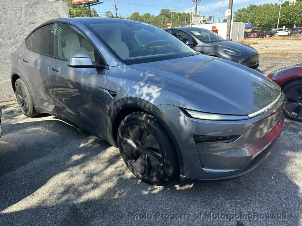 Used 2026 Tesla Model Y Long Range RWD image 9