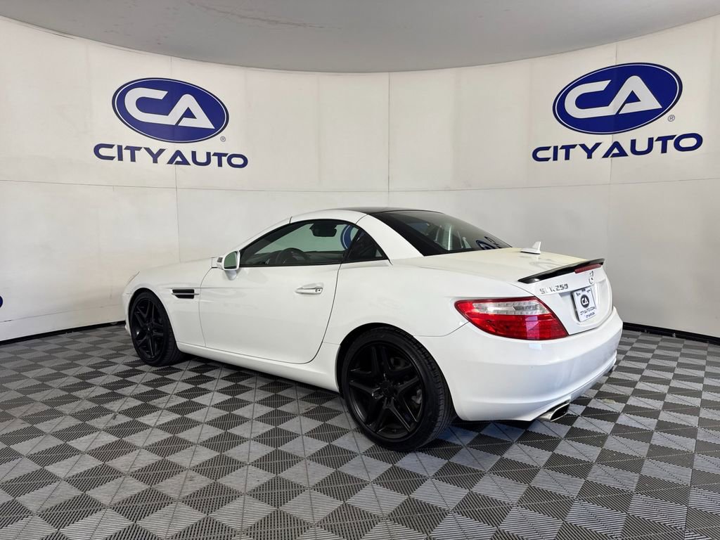 Used 2014 Mercedes-Benz SLK 250 image 4