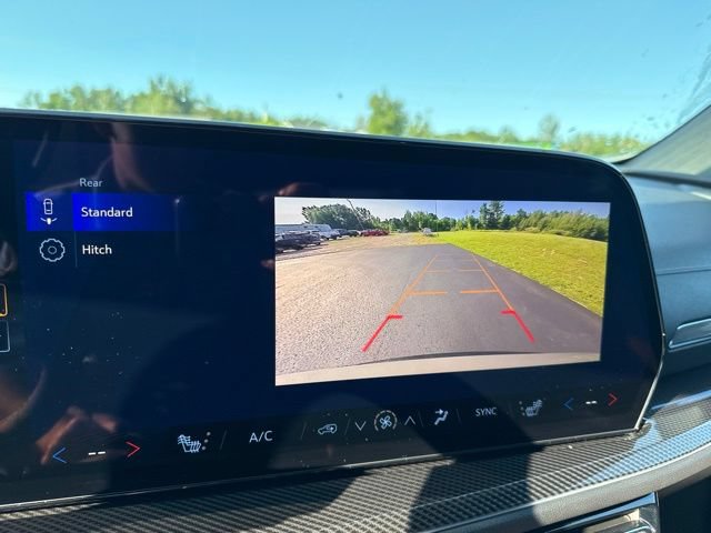 New 2027 Chevrolet Traverse Z71 w/ LPO, Floor Liner Package AWD/4WD image 28