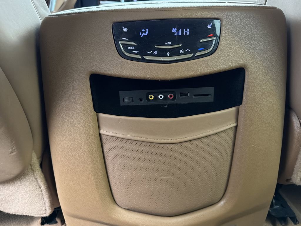Used 2016 Cadillac Escalade Platinum image 21
