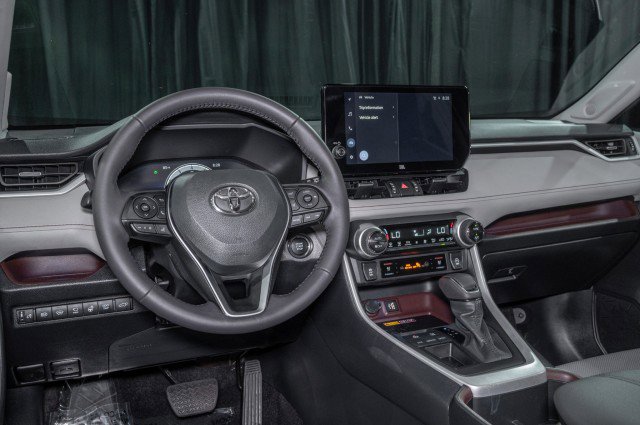 Used 2024 Toyota RAV4 Limited w/ Advanced Technology Package image 18