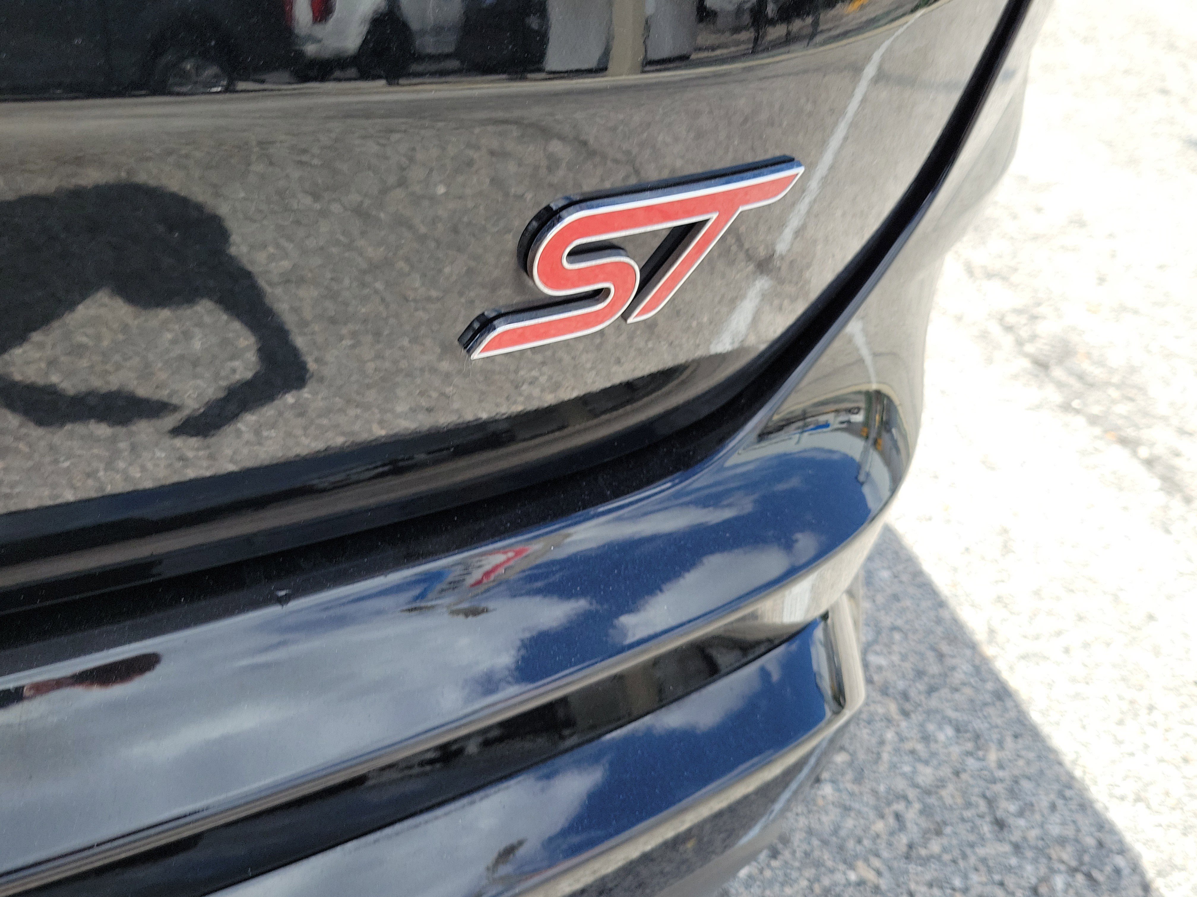 Certified 2022 Ford Edge ST w/ Equipment Group 401A AWD/4WD image 9