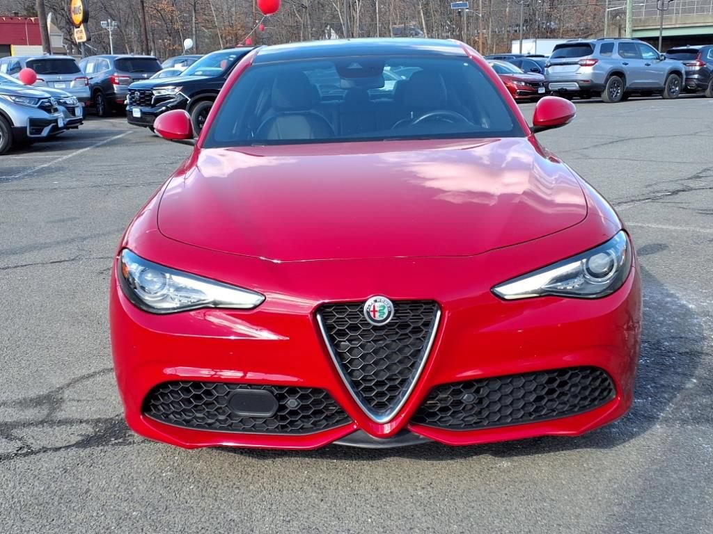 Used 2023 Alfa Romeo Giulia Ti AWD/4WD image 2