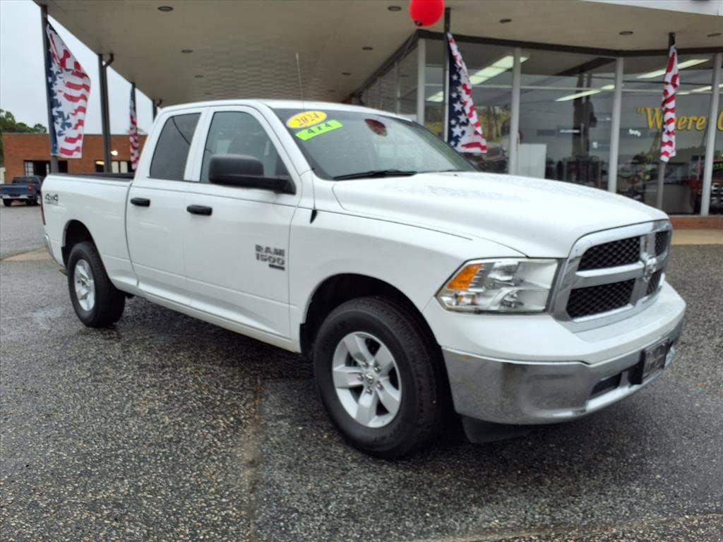 Used 2024 RAM 1500 Classic SLT AWD/4WD image 2
