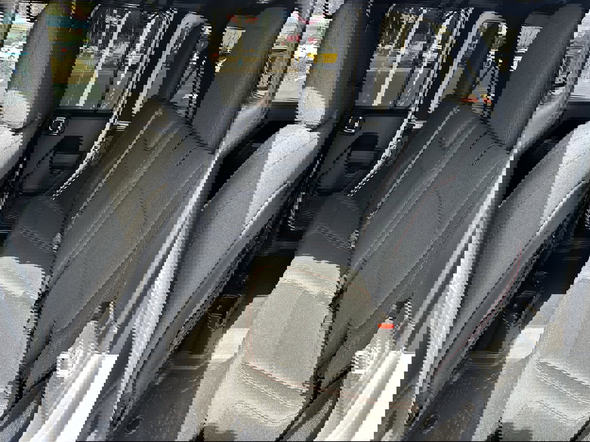 Used 2024 Jeep Wrangler Unlimited Rubicon w/ XTREMEE 35" Tire Package image 18