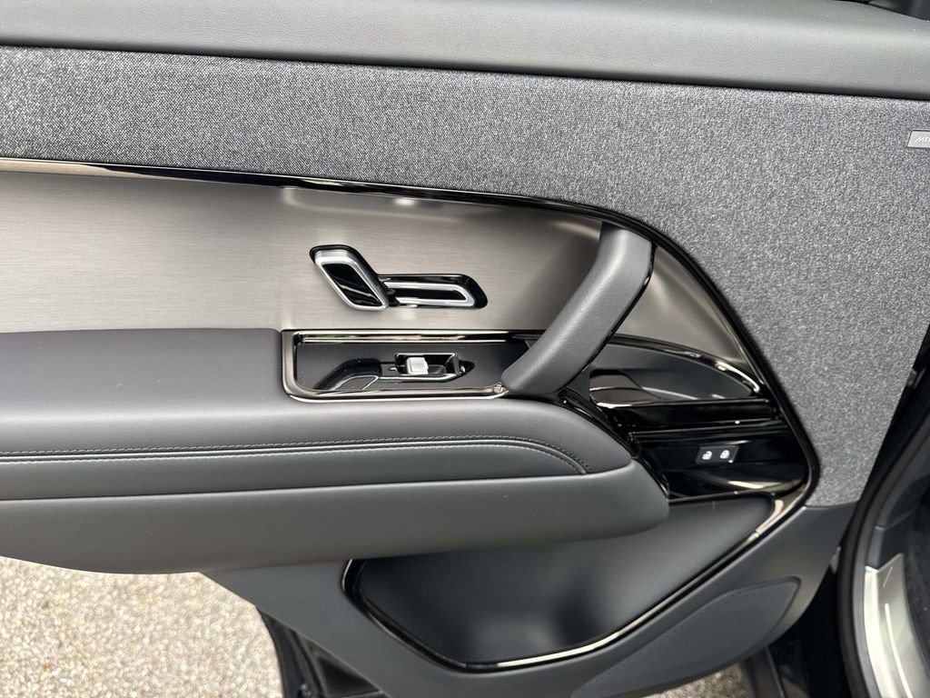 New 2026 Land Rover Range Rover Sport SE image 12