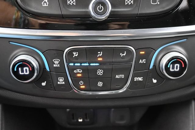 Used 2021 Chevrolet Traverse LT FWD image 24