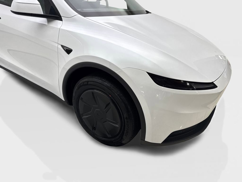 Used 2026 Tesla Model Y 2WD image 19