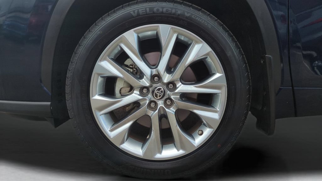 Used 2024 Toyota Highlander Limited FWD image 11