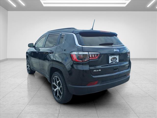 Used 2024 Jeep Compass Limited AWD/4WD image 9