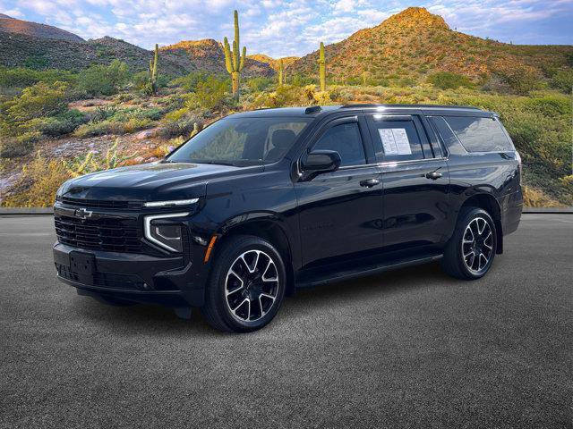 Used 2025 Chevrolet Suburban RST AWD/4WD image 9