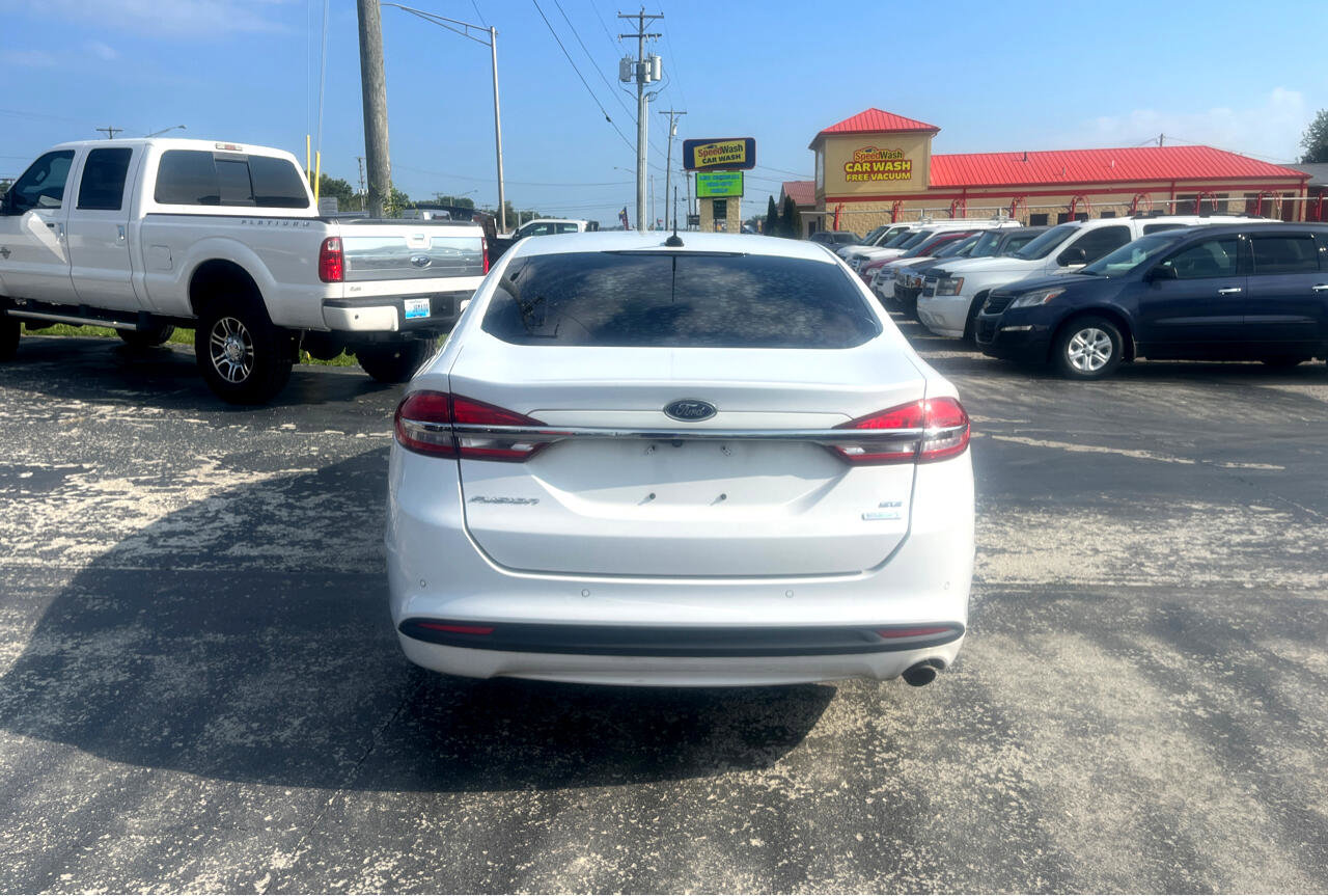 Used 2017 Ford Fusion SE image 6