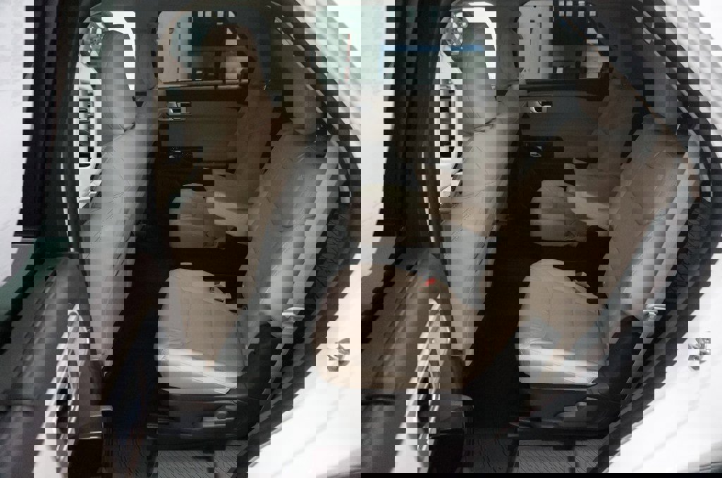 Used 2023 Ford Explorer Platinum w/ Technology Package image 8