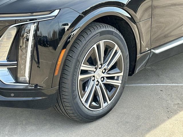Used 2025 Cadillac Lyriq Luxury w/ LPO, Floor Liner Package image 17