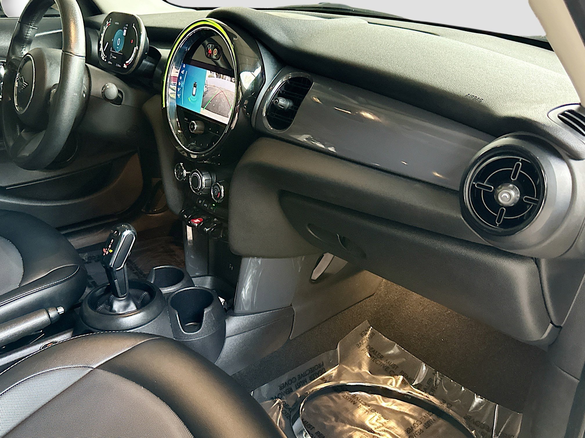 Used 2022 MINI Cooper 4-Door Hardtop image 26