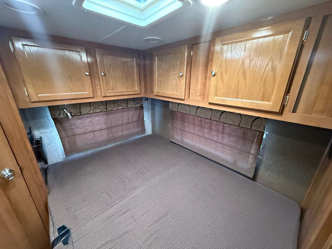 Used 2017 Ford E-450 and Econoline 450 Super Duty w/ Motorhome Prep Package RWD image 31