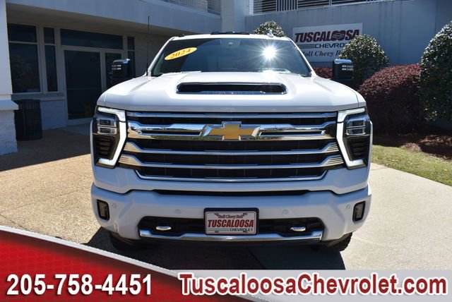 Used 2024 Chevrolet Silverado 2500 High Country w/ High Country Premium Package image 4