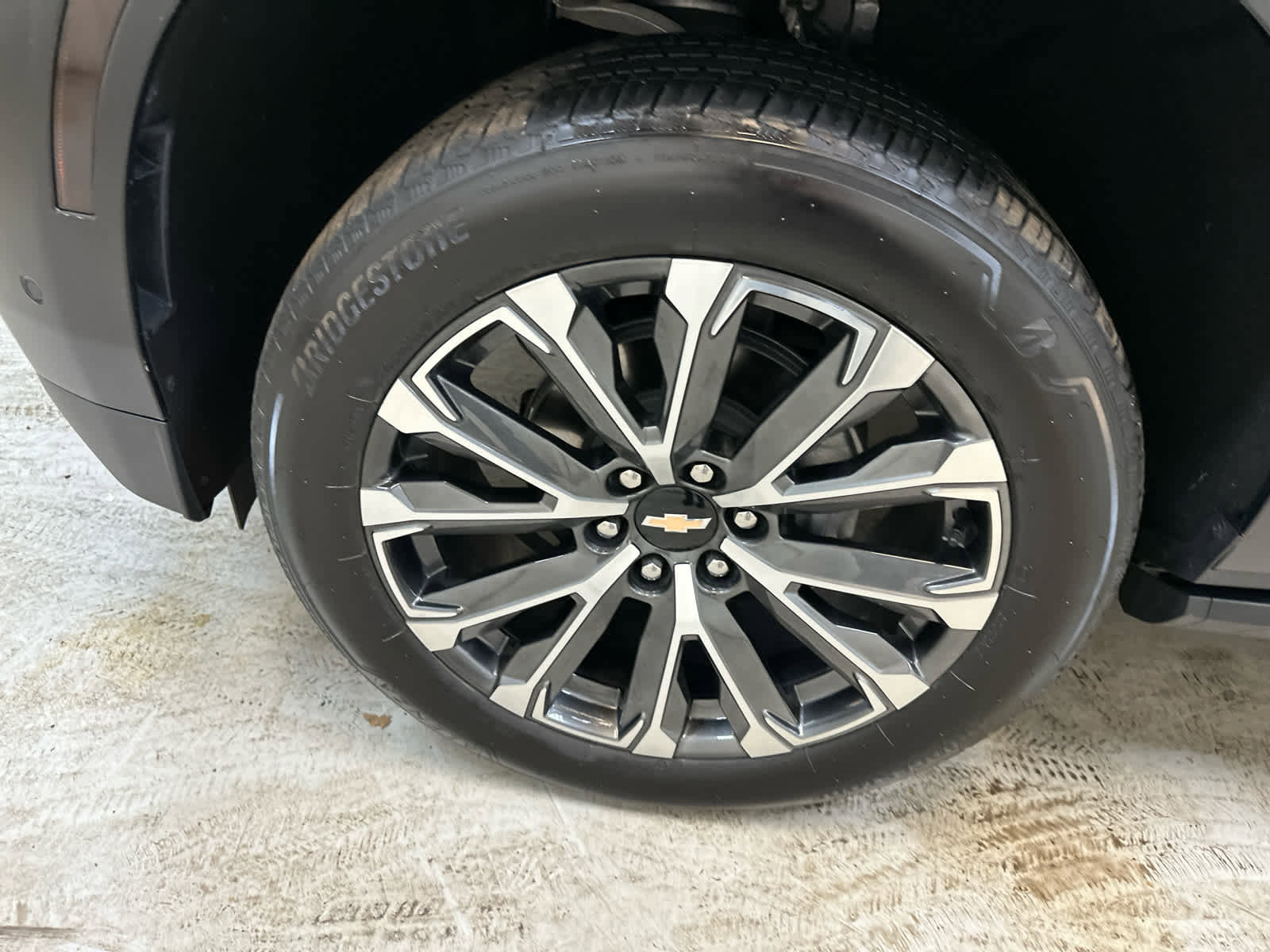 Used 2025 Chevrolet Suburban High Country image 13