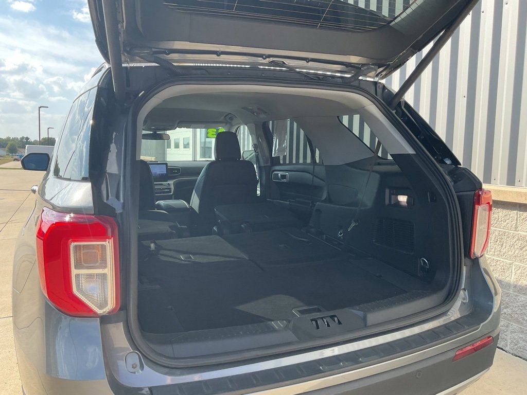 Used 2023 Ford Explorer XLT w/ Equipment Group 202A image 27