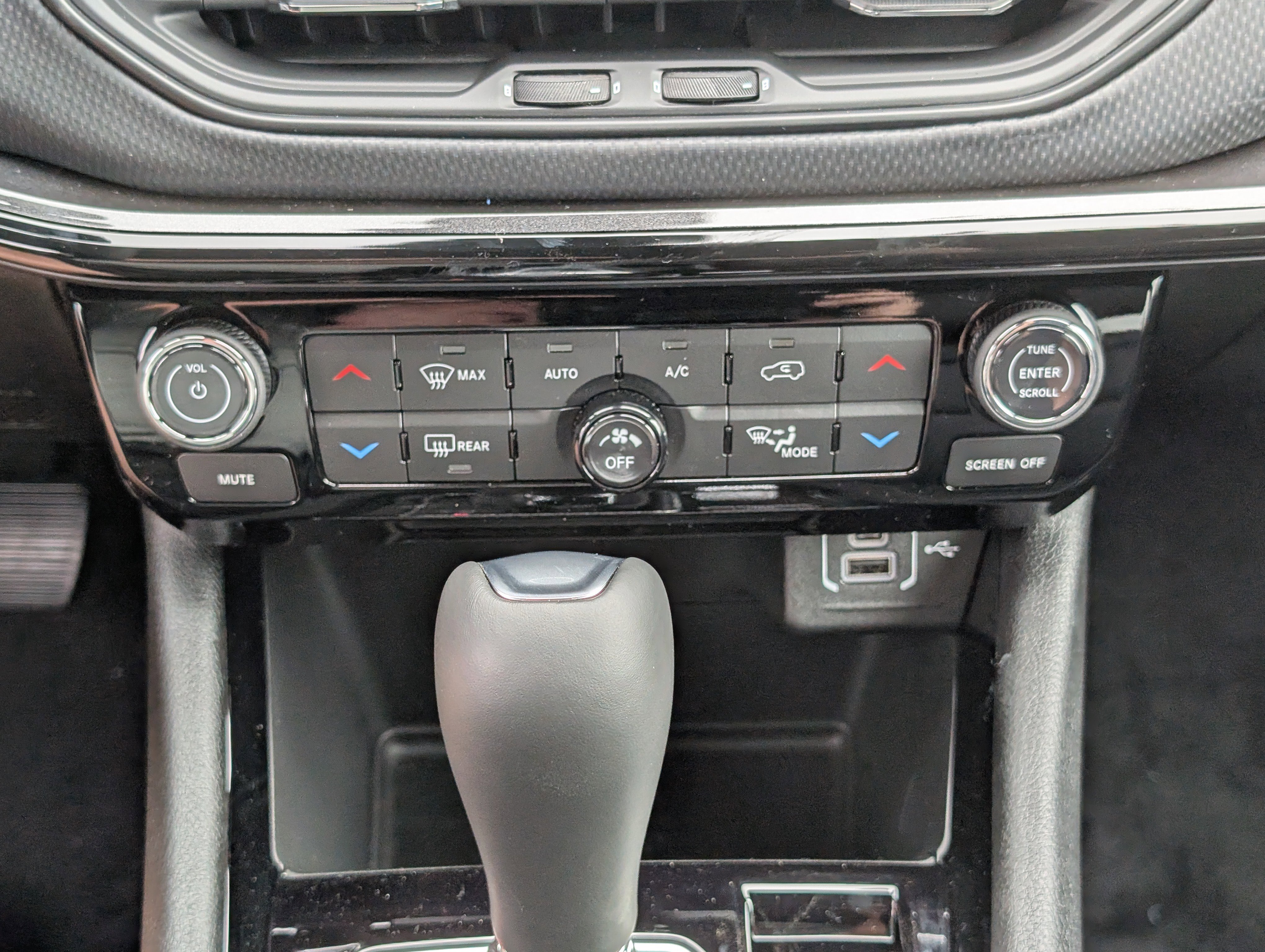 New 2026 Jeep Compass Limited image 18