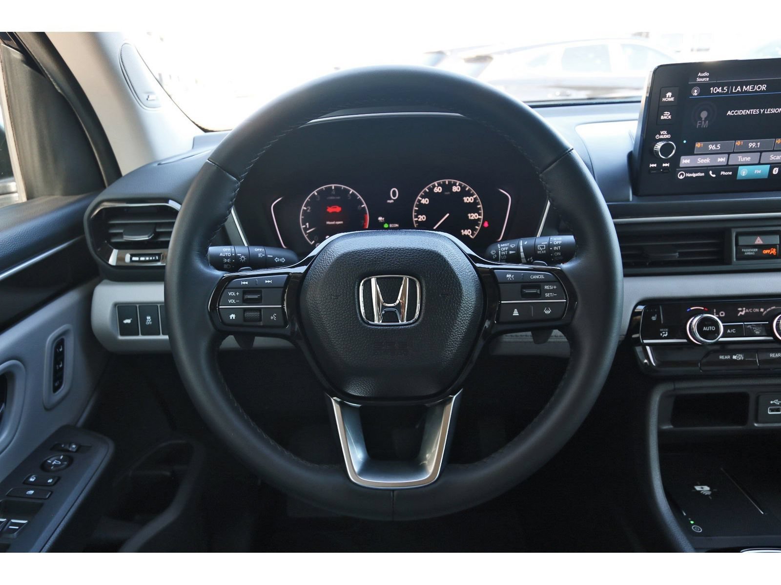 Used 2024 Honda Pilot Touring image 15