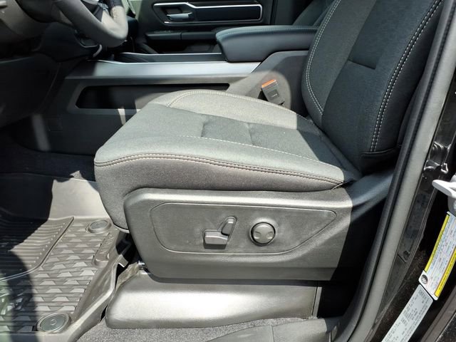 New 2026 RAM 1500 4x4 Crew Cab image 7