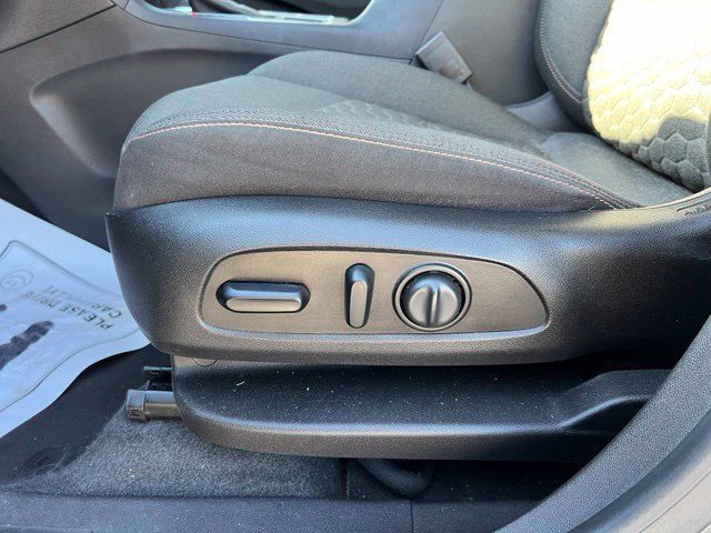 Used 2018 Chevrolet Equinox LT FWD image 10