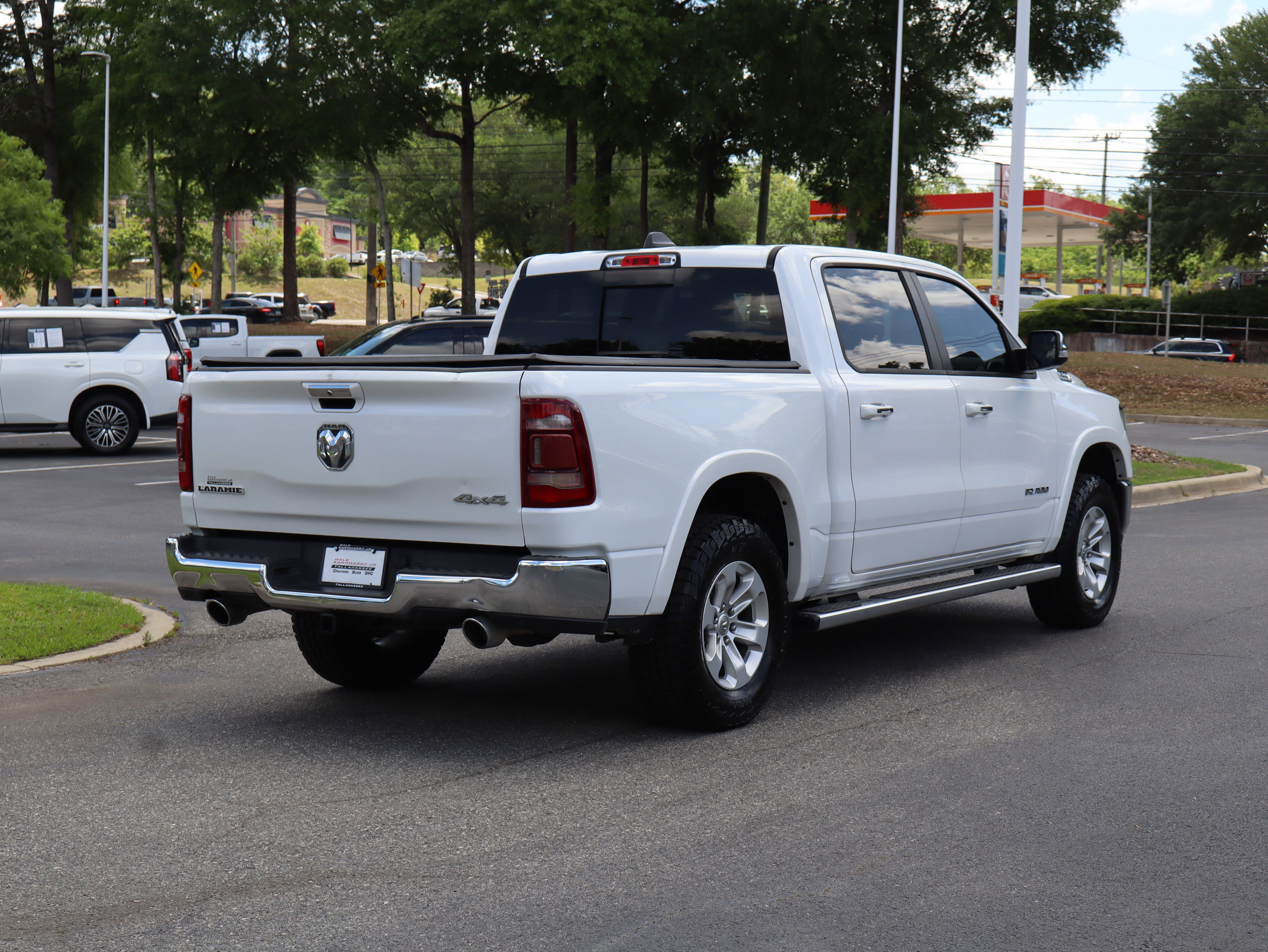 Used 2020 RAM 1500 Laramie AWD/4WD image 9
