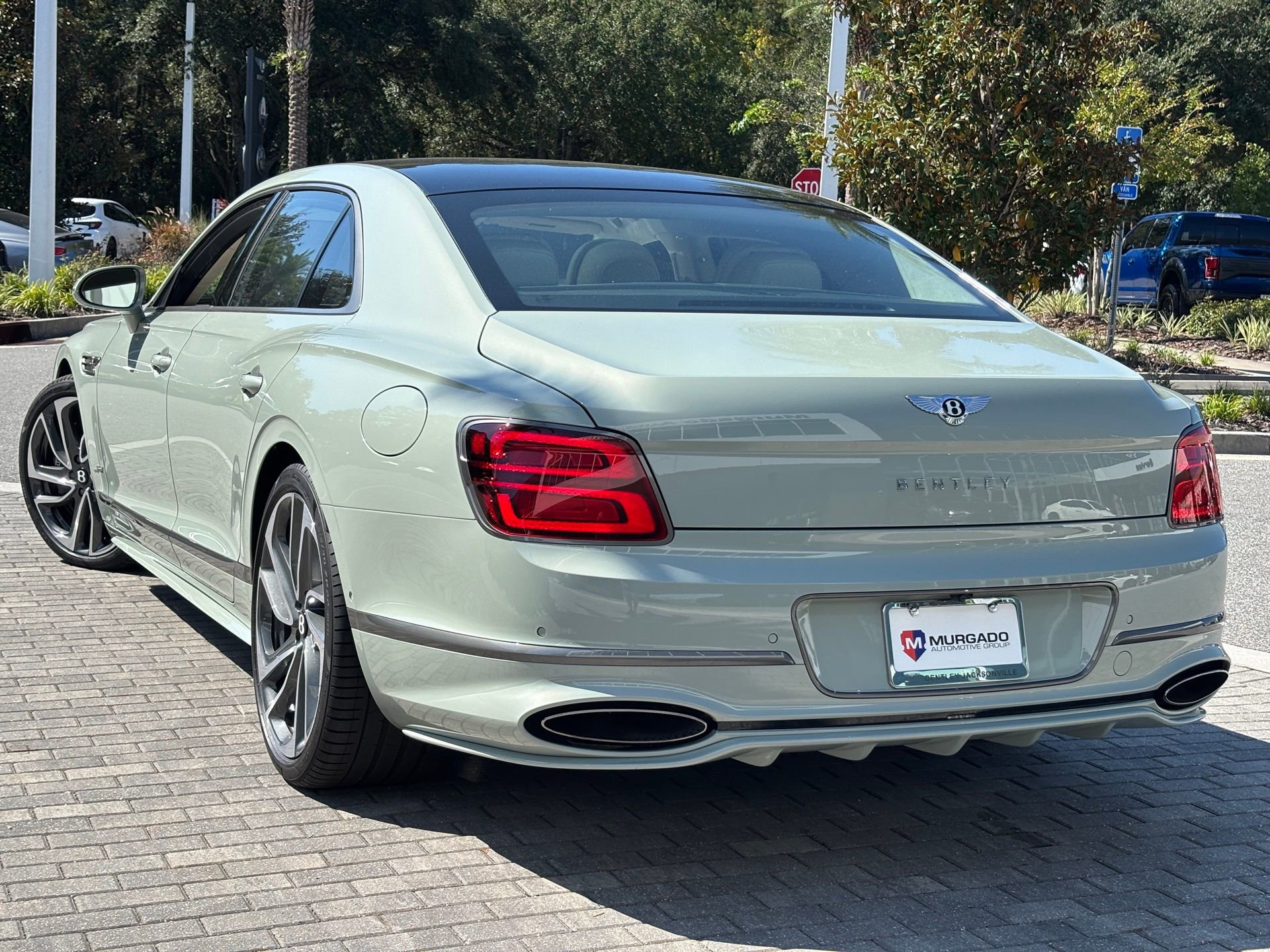 New 2025 Bentley Flying Spur Plug-In Hybrid image 3