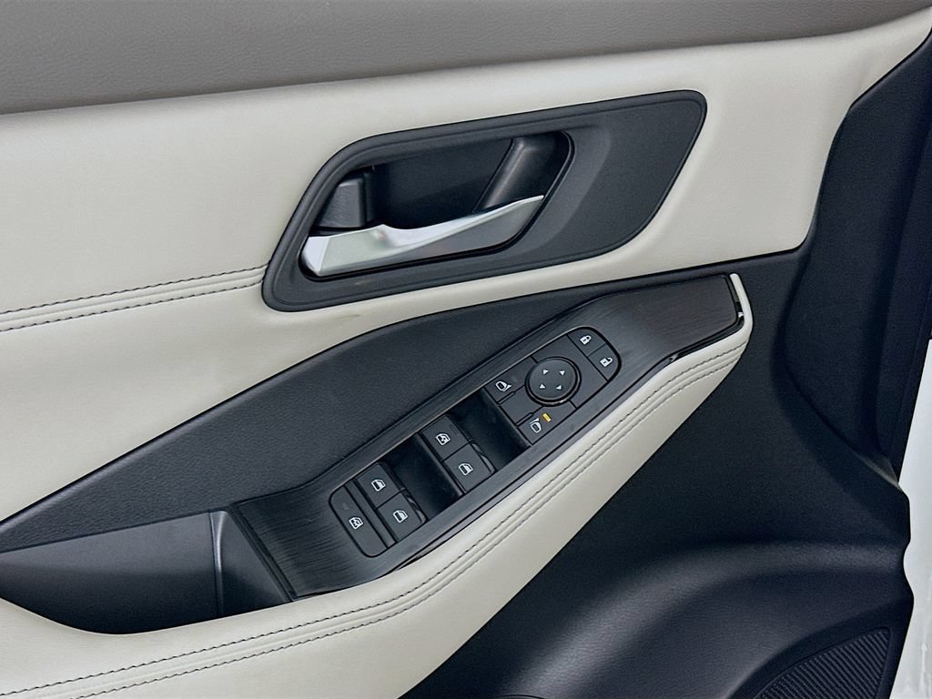 New 2026 Nissan Rogue Dark Armor AWD/4WD image 23