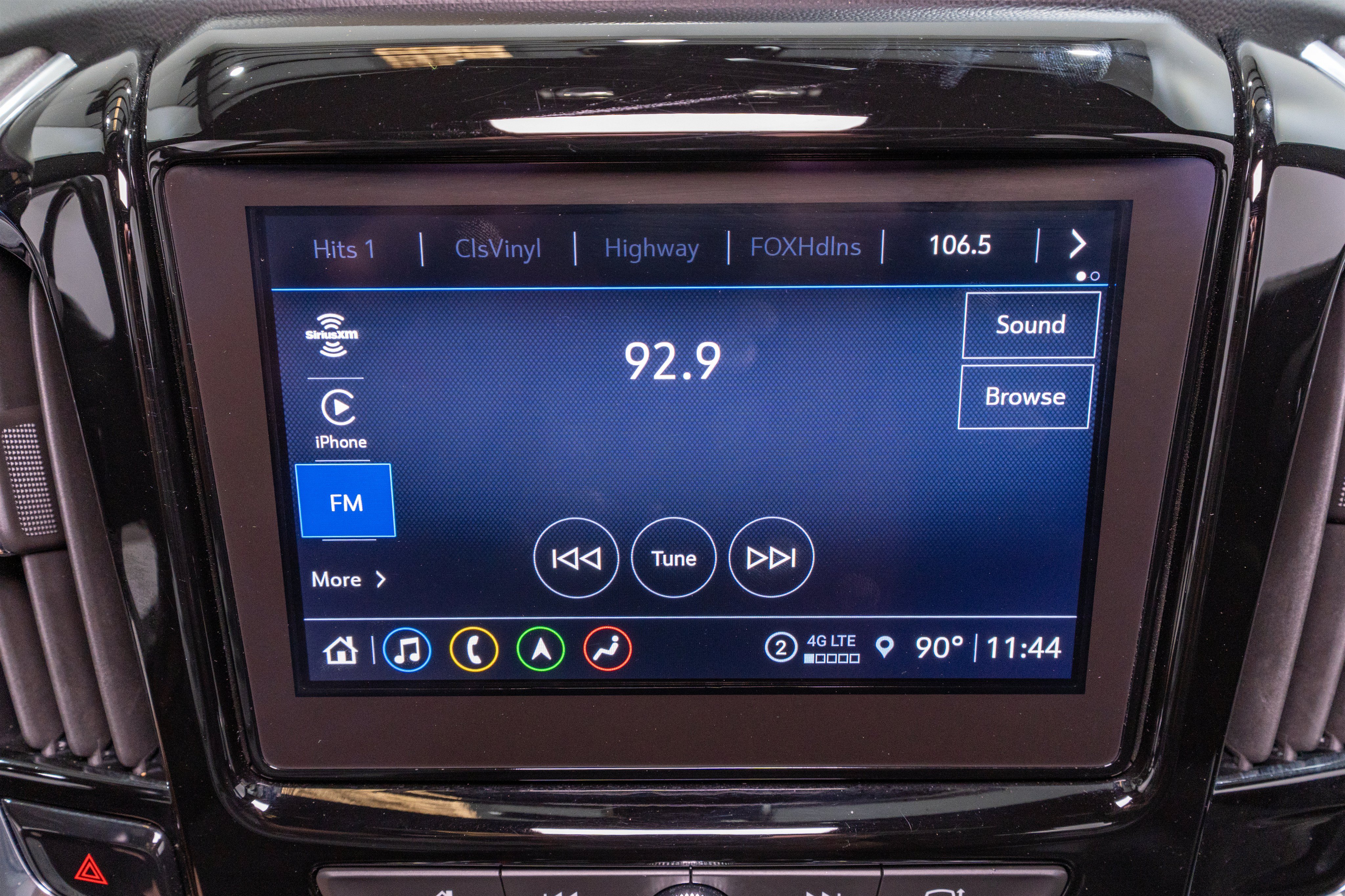 Used 2023 Chevrolet Traverse LT w/ LT Premium Package AWD/4WD image 21